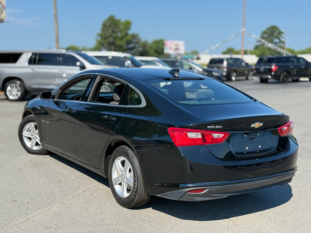 2023 Chevrolet Malibu LS photo 5