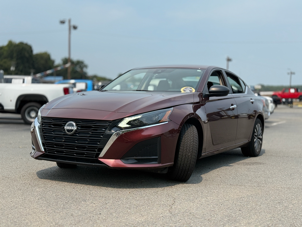 2025 Nissan Altima SV photo 3