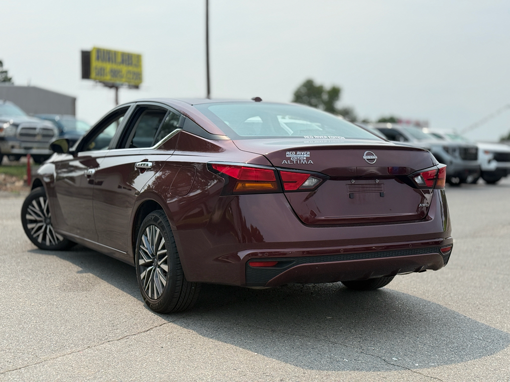 2025 Nissan Altima SV photo 5