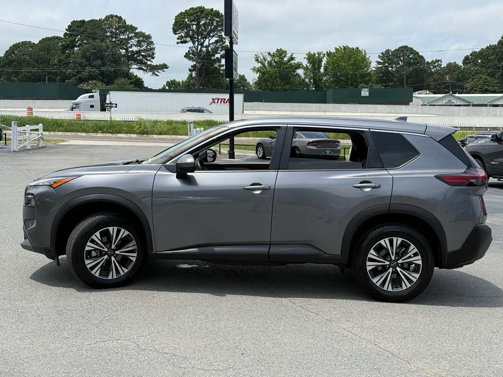 2023 Nissan Rogue SV photo 4