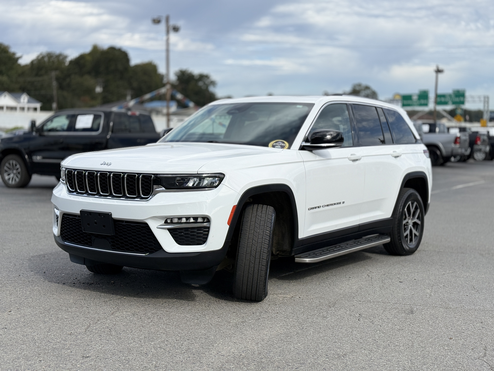 2023 Jeep Grand Cherokee Limited photo 3
