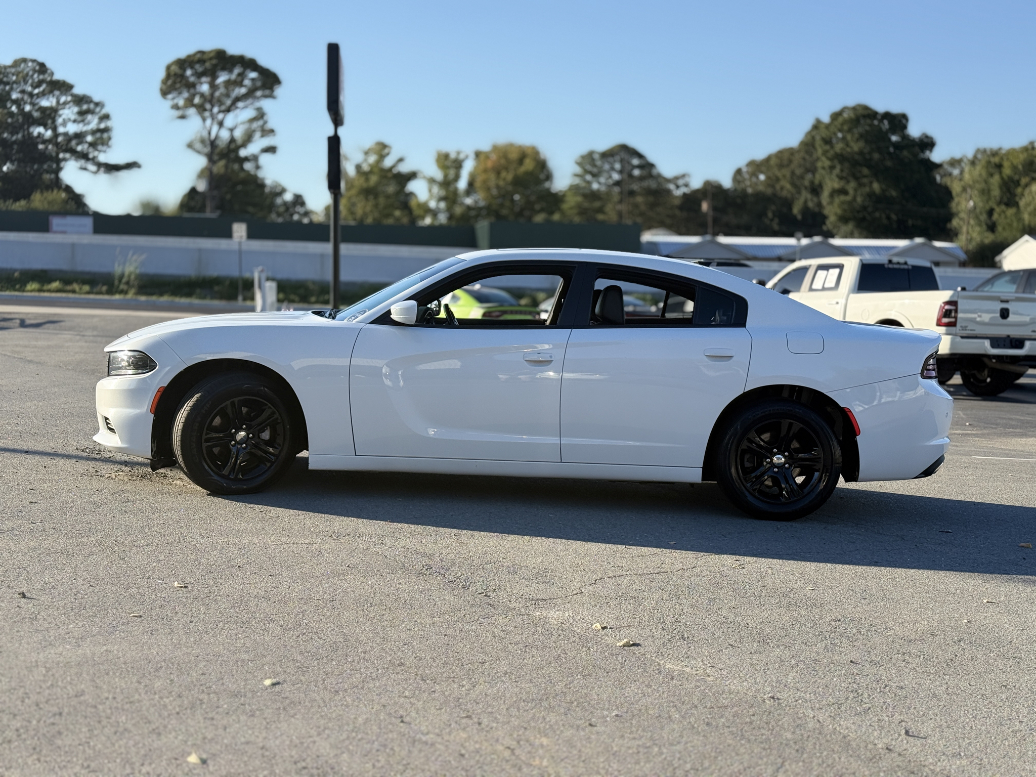 2021 Dodge Charger SXT photo 4
