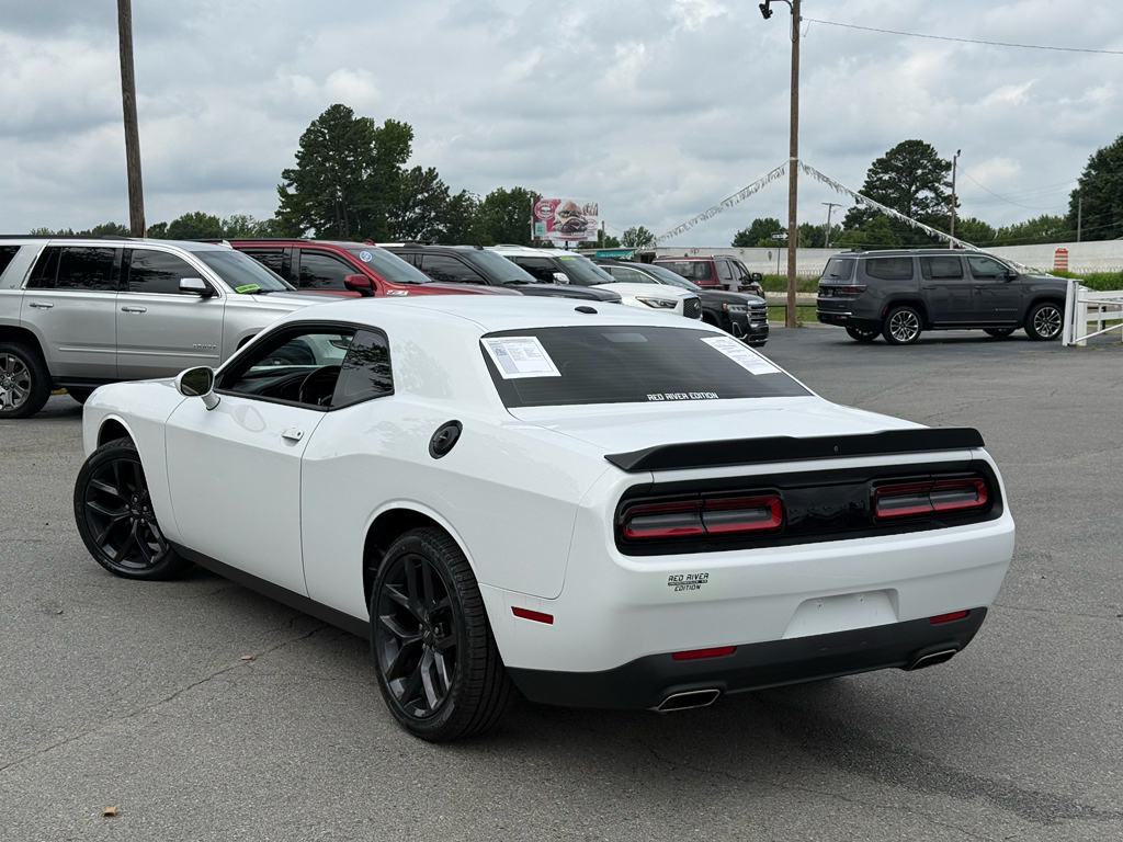 2021 Dodge Challenger SXT photo 5