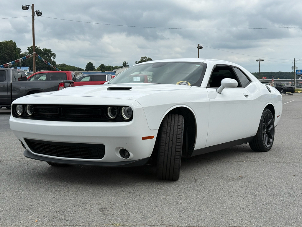 2021 Dodge Challenger SXT photo 3
