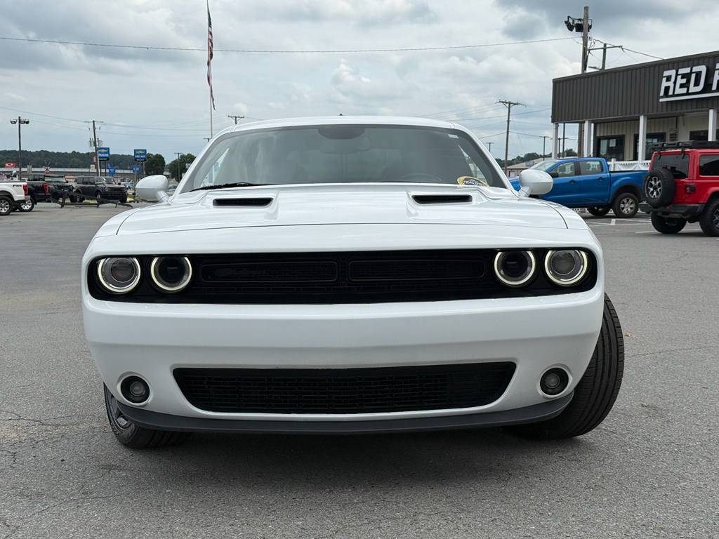 2021 Dodge Challenger SXT photo 2