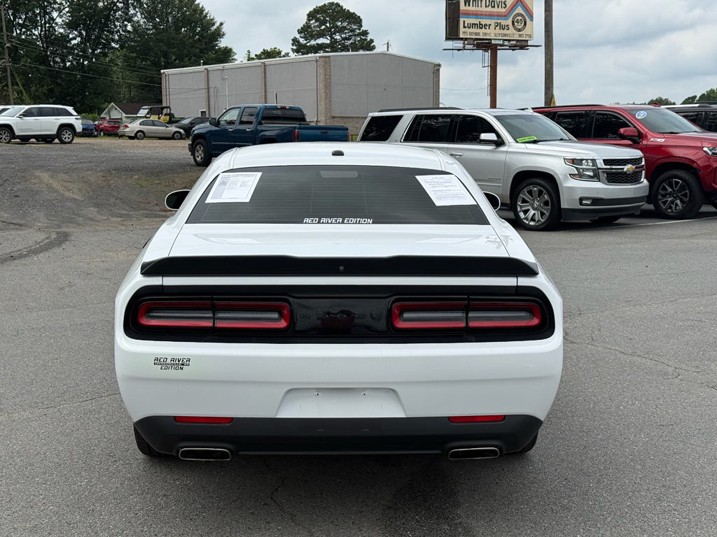 2021 Dodge Challenger SXT photo 6