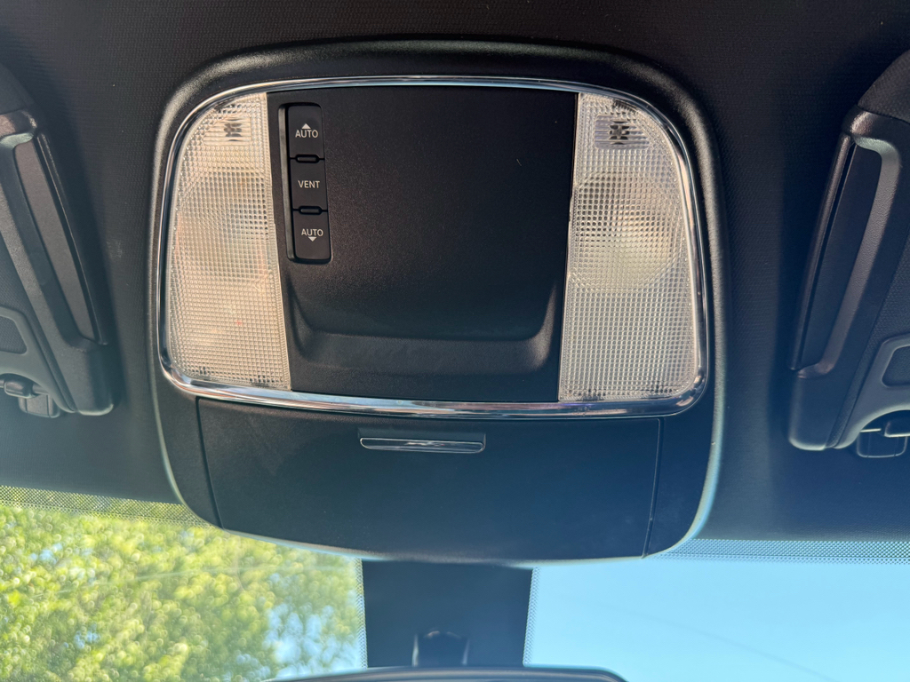 2019 Dodge Charger representative vehicle photo