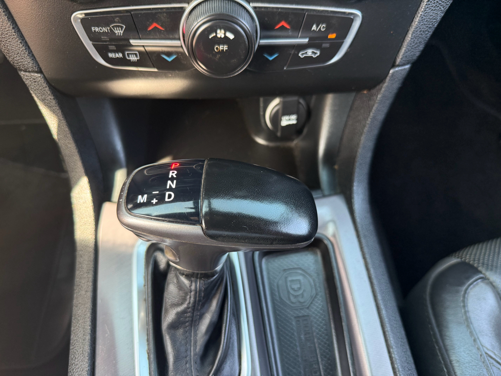 2019 Dodge Charger representative vehicle photo