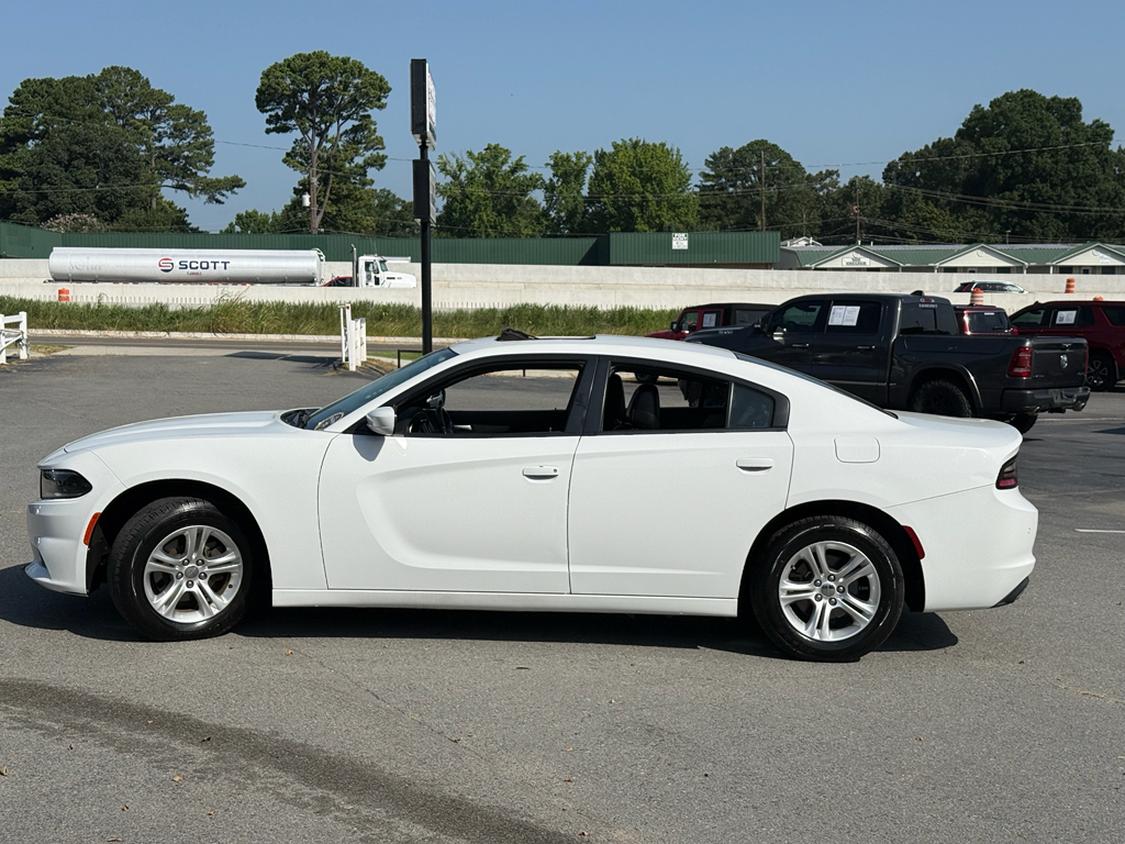 2019 Dodge Charger SXT photo 4