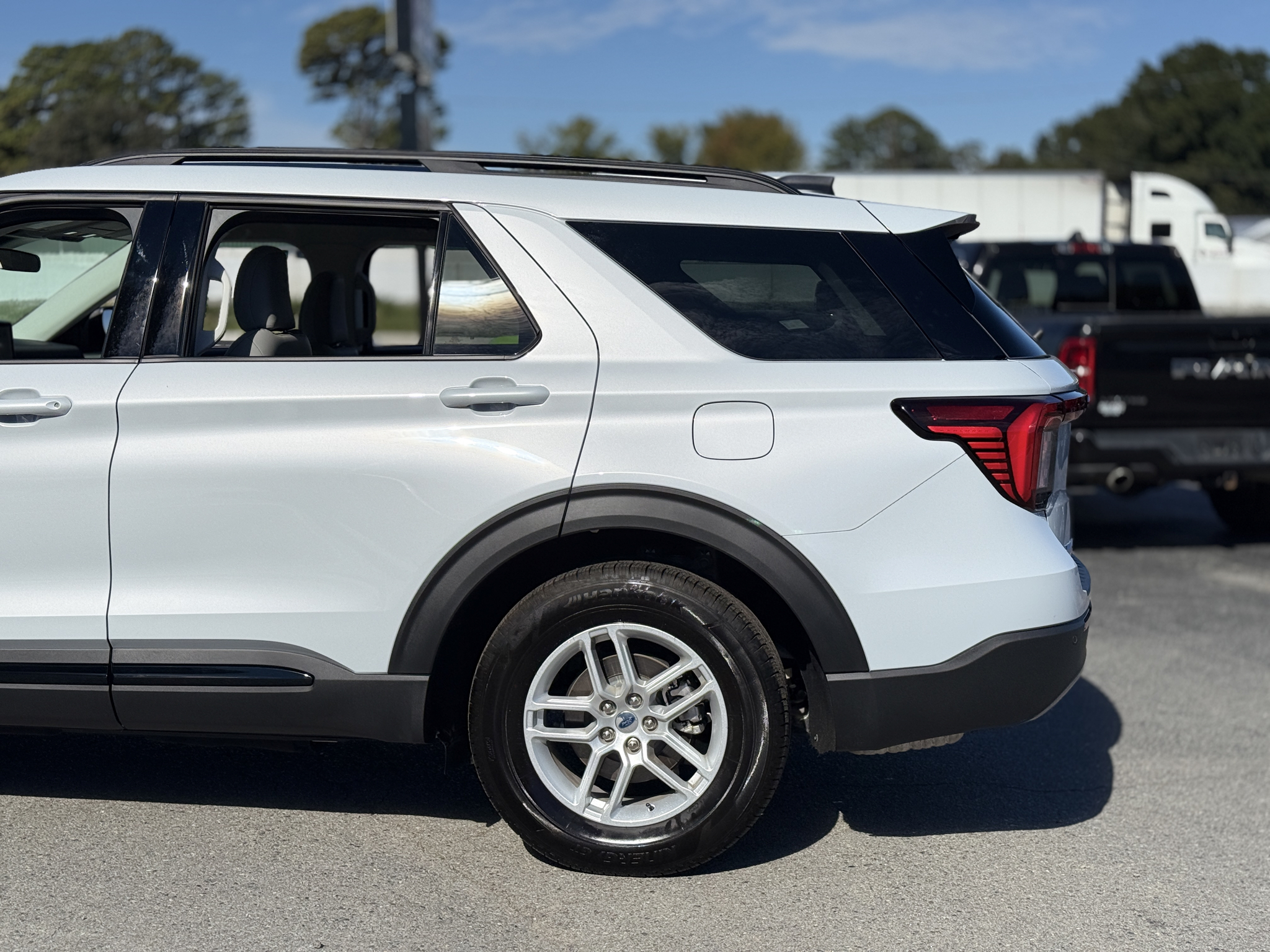 2026 Ford Explorer Active w/200A Pkg photo 6