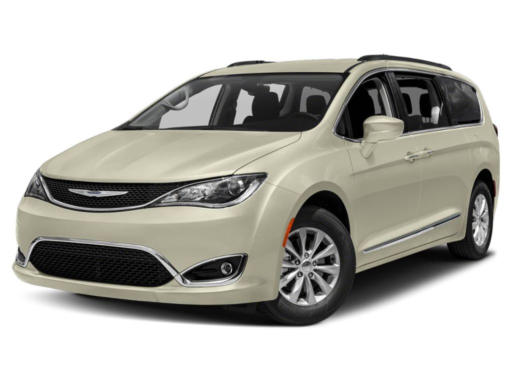 2019 Chrysler Pacifica Touring L's photo