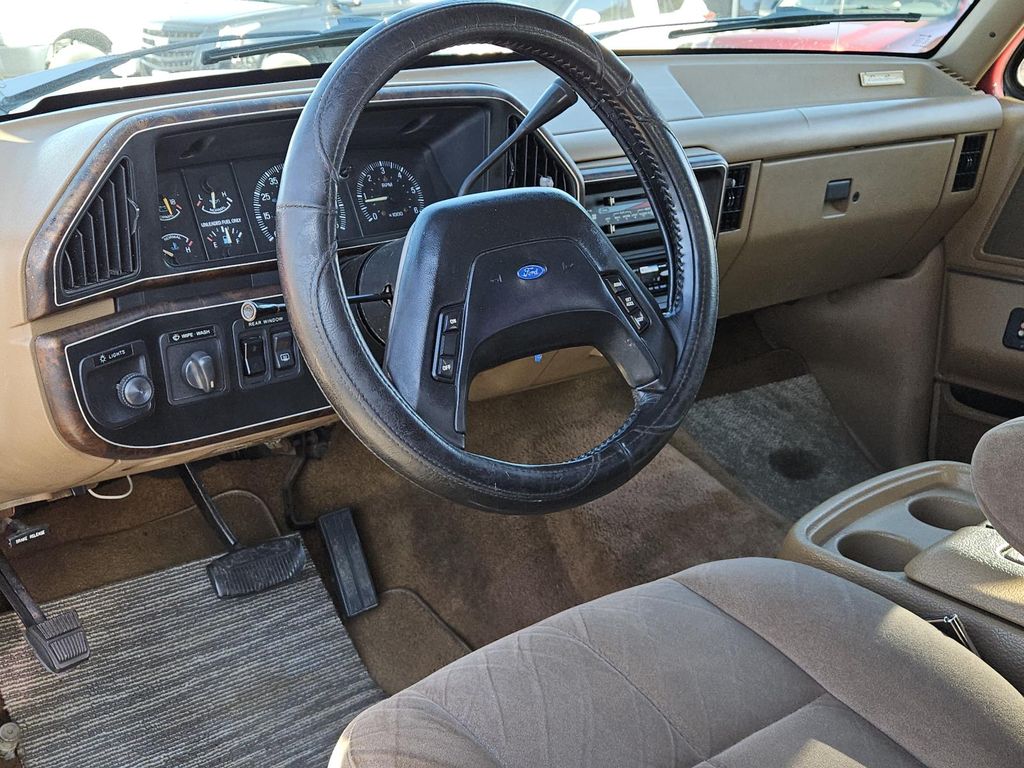 1991 Ford Bronco - Photo 10