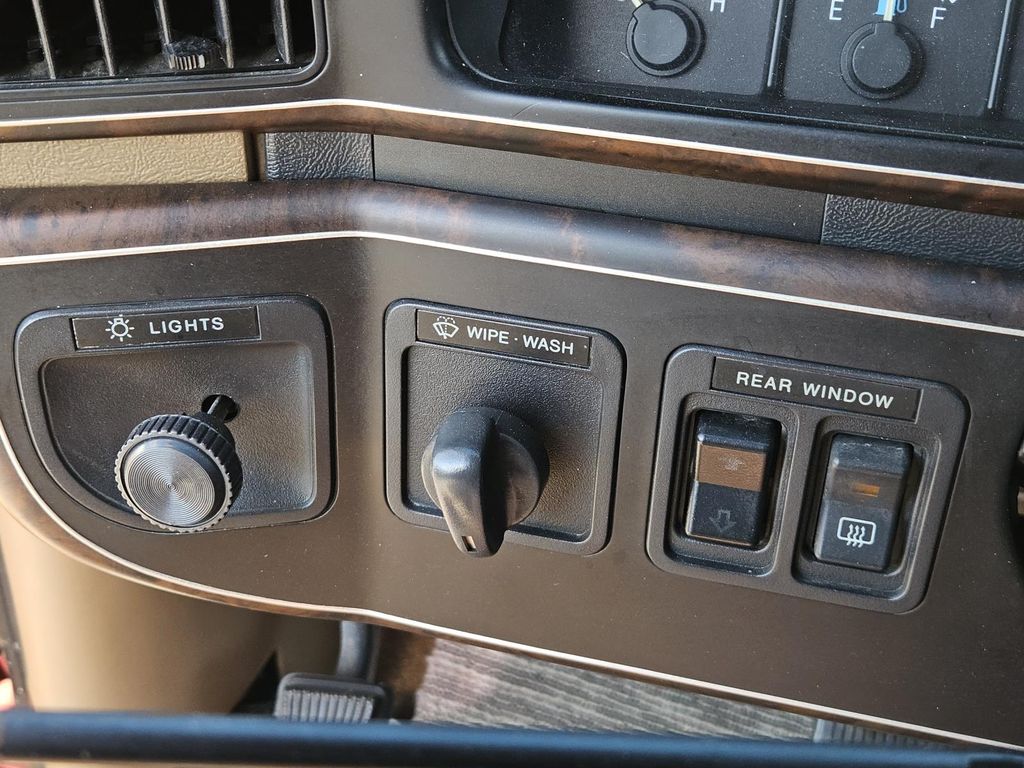 1991 Ford Bronco - Photo 14
