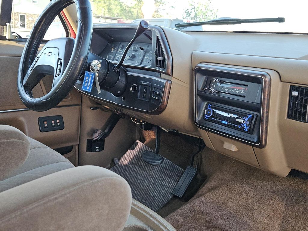 1991 Ford Bronco - Photo 25