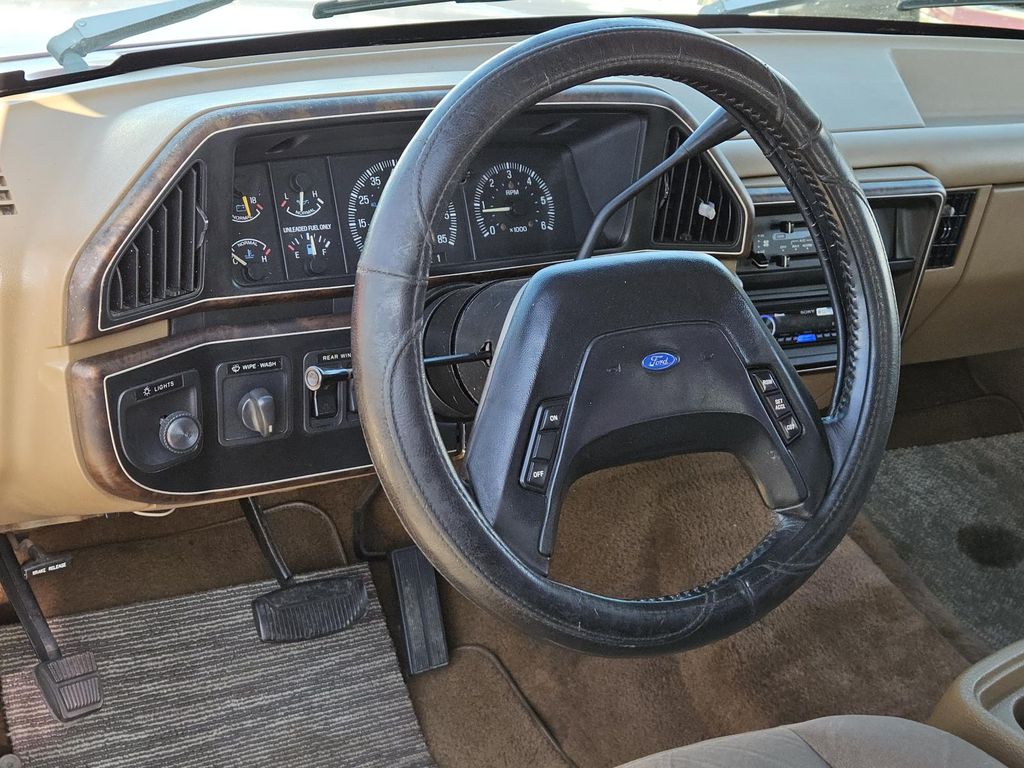 1991 Ford Bronco - Photo 11