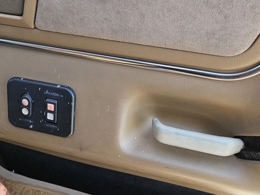 1991 Ford Bronco - Photo 26