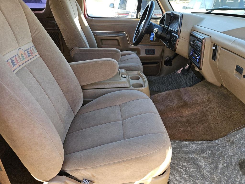 1991 Ford Bronco - Photo 24