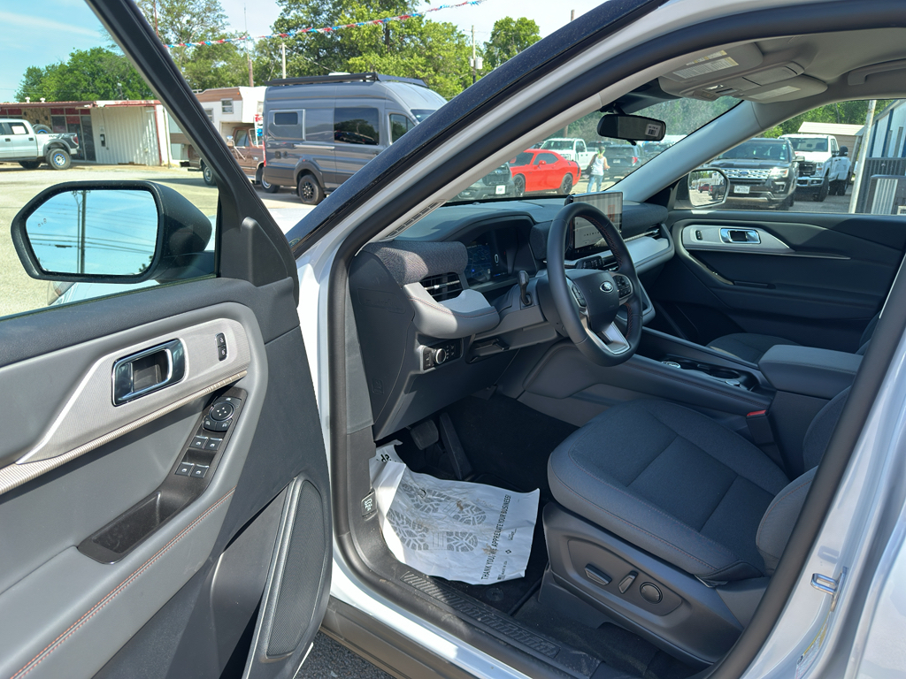 2026 Ford Explorer Active - Photo 10