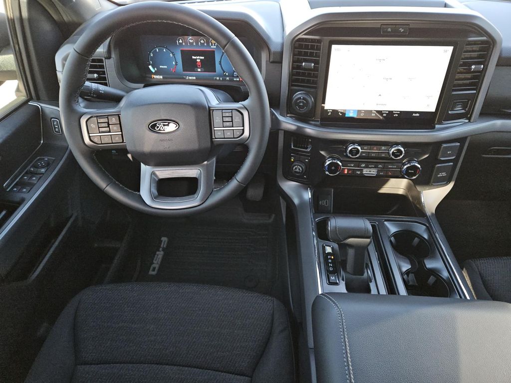 2026 Ford F-150 XLT - Photo 13