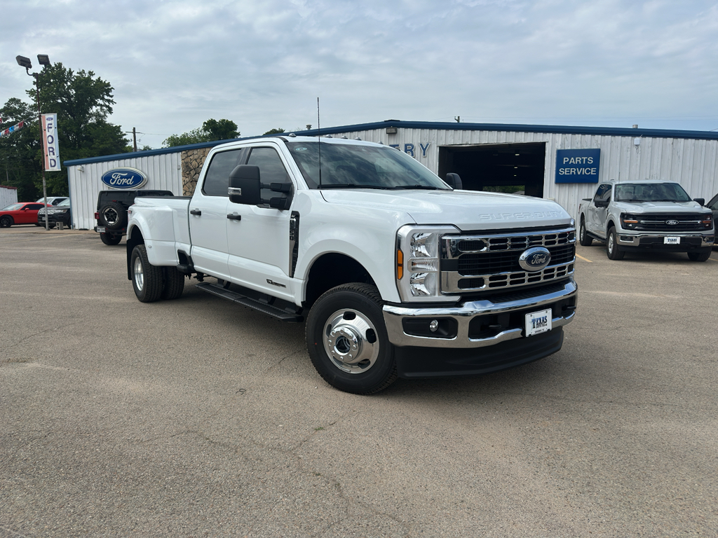 2026 Ford F-350 XLT 4x4 Crew Cab 8' Box DRW's photo