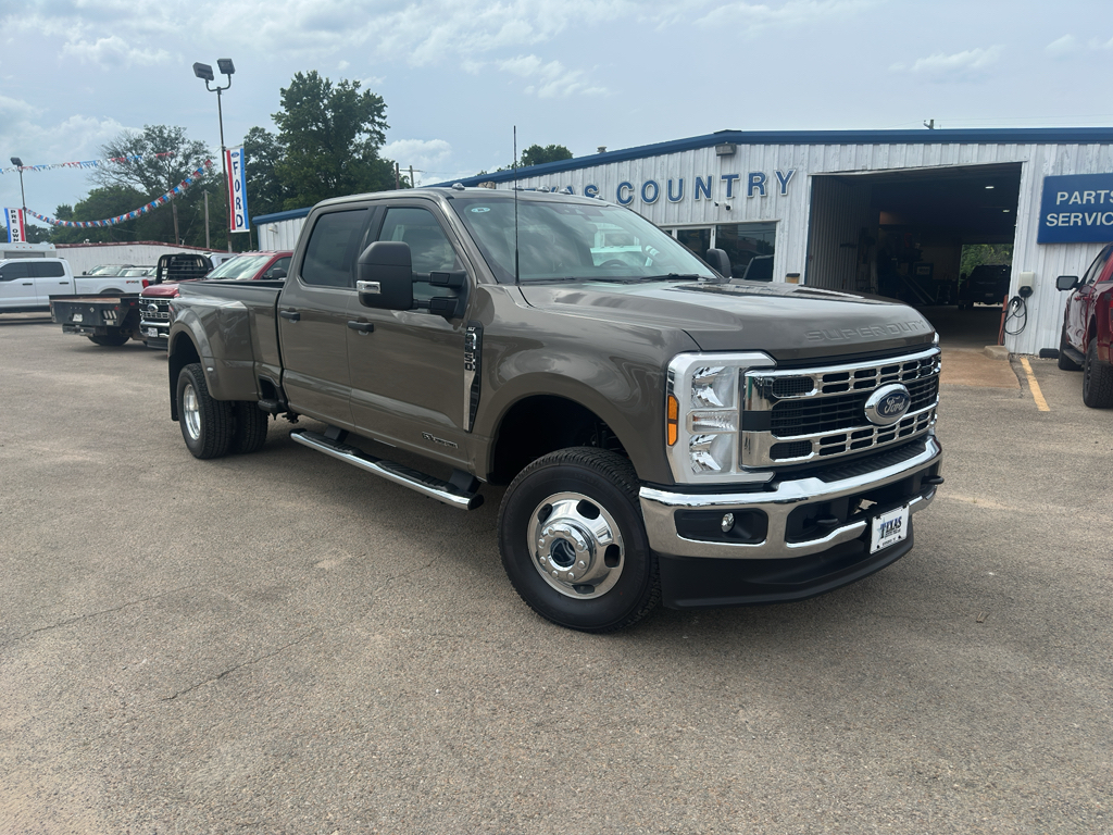 2026 Ford F-350 XLT 4x4 Crew Cab 8' Box DRW's photo