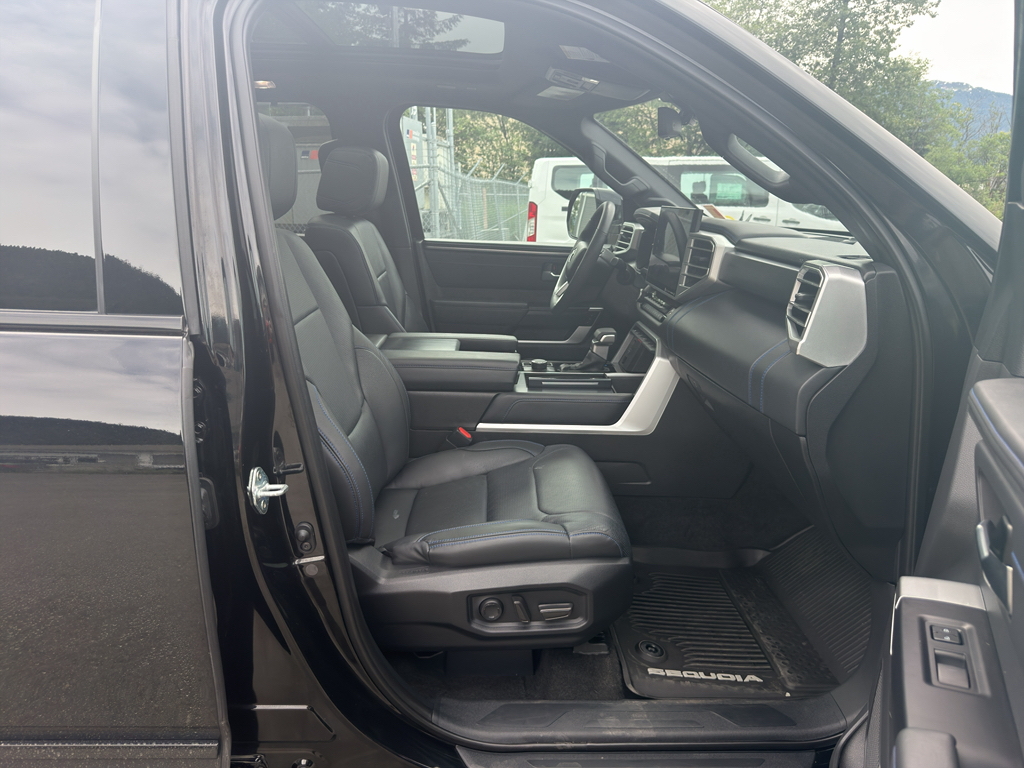 2024 Toyota Sequoia Platinum - Photo 16