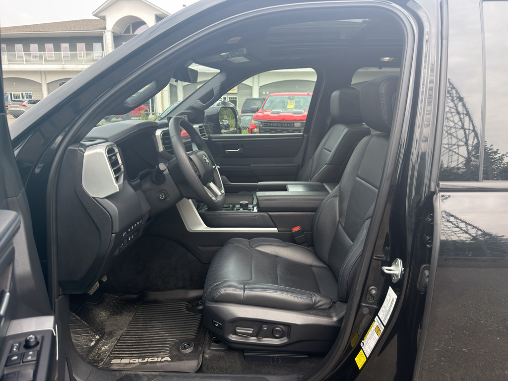 2024 Toyota Sequoia Platinum - Photo 10