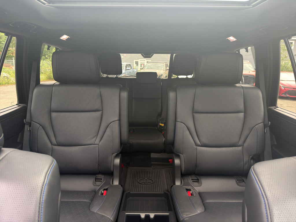 2024 Toyota Sequoia Platinum - Photo 18
