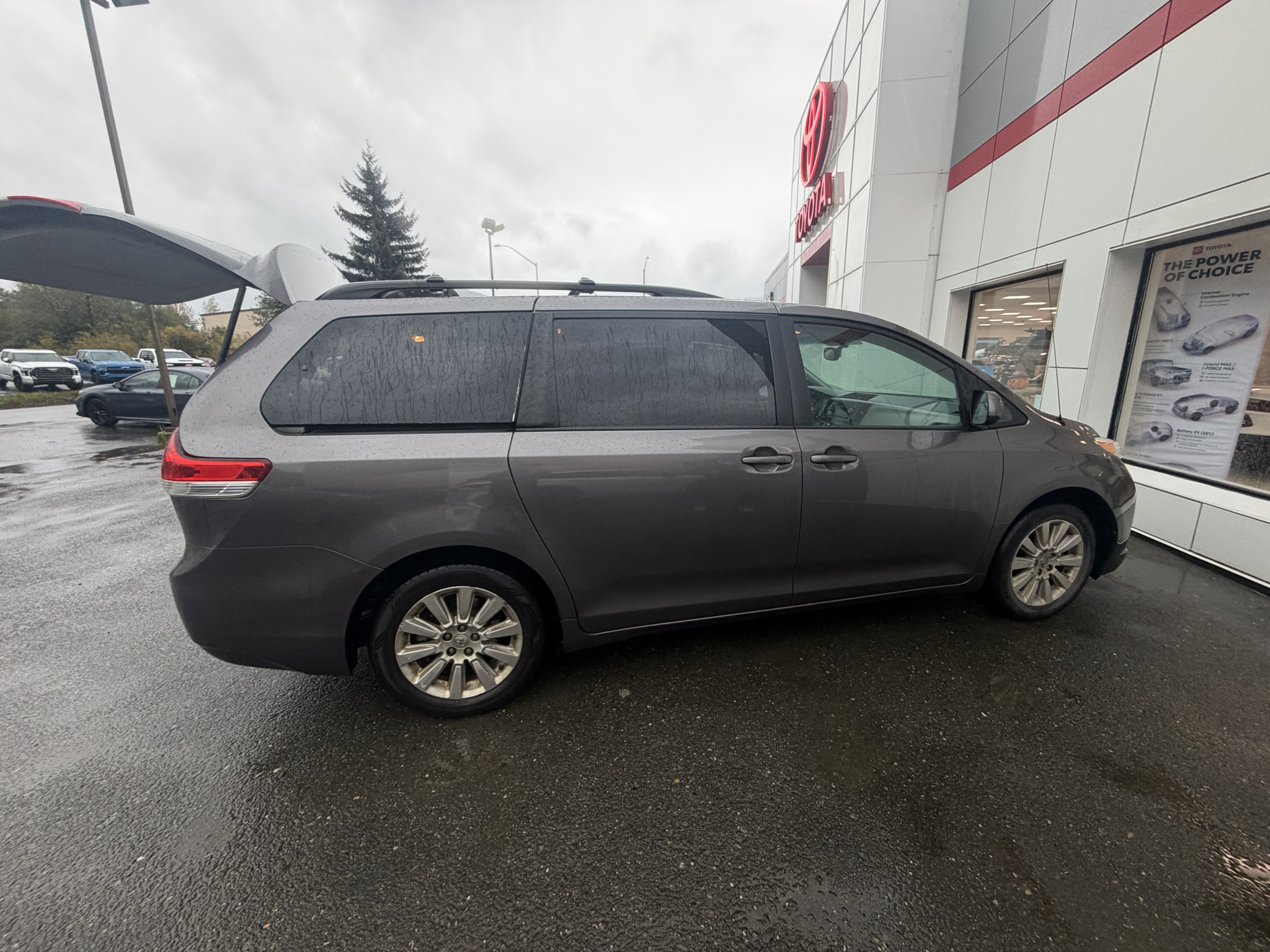 2014 Toyota Sienna LE