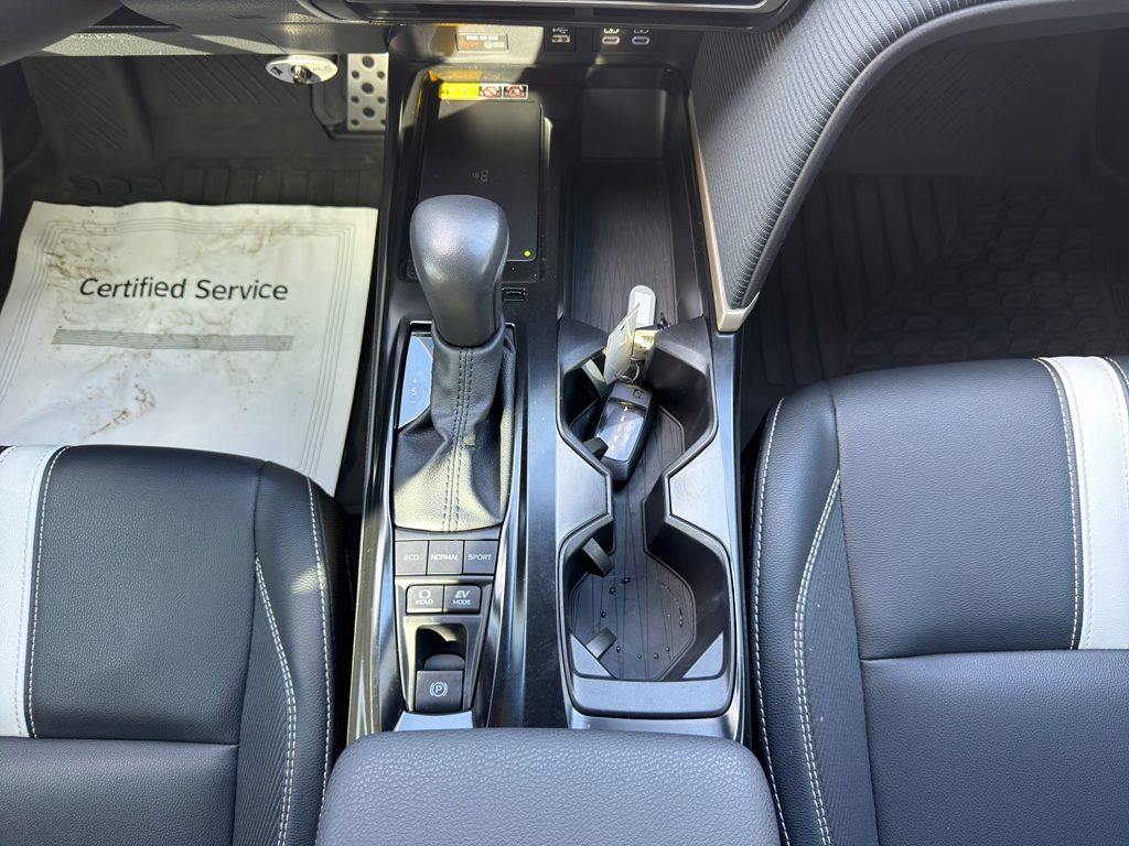 Used 2025 Toyota Camry Hybrid Sedan