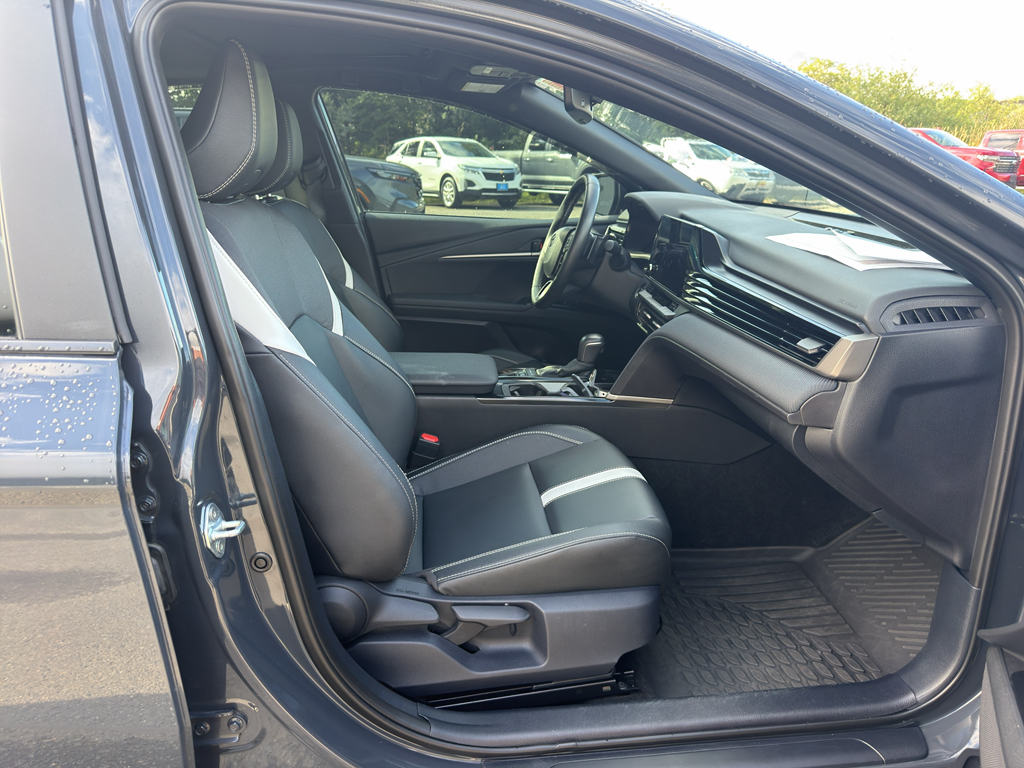 Used 2025 Toyota Camry Hybrid Sedan