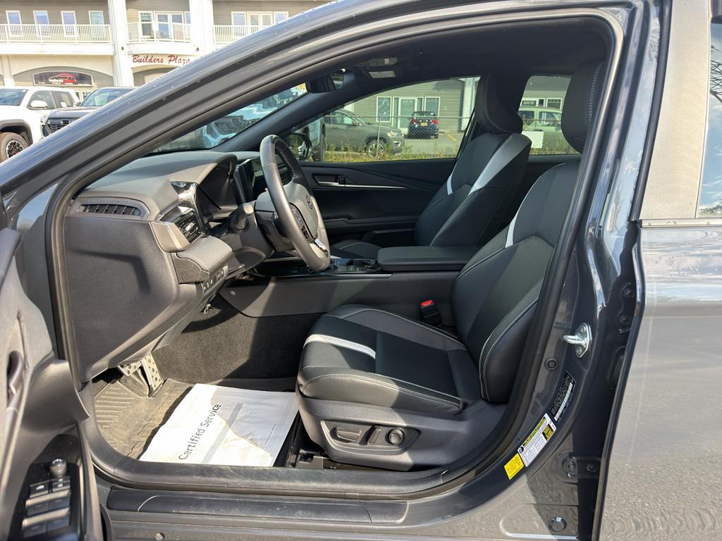 Used 2025 Toyota Camry Hybrid Sedan