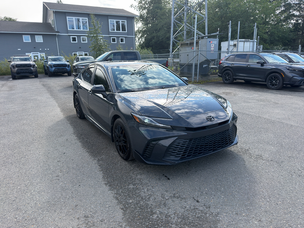 2025 Toyota Camry Hybrid SE