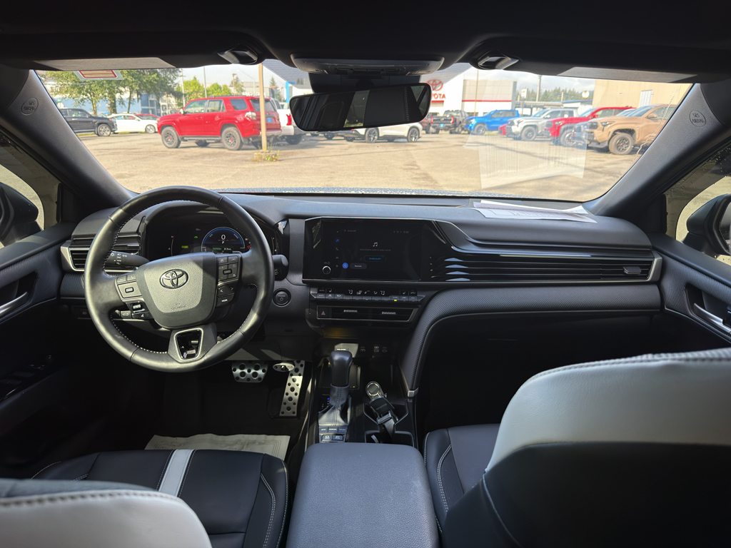 Used 2025 Toyota Camry Hybrid Sedan