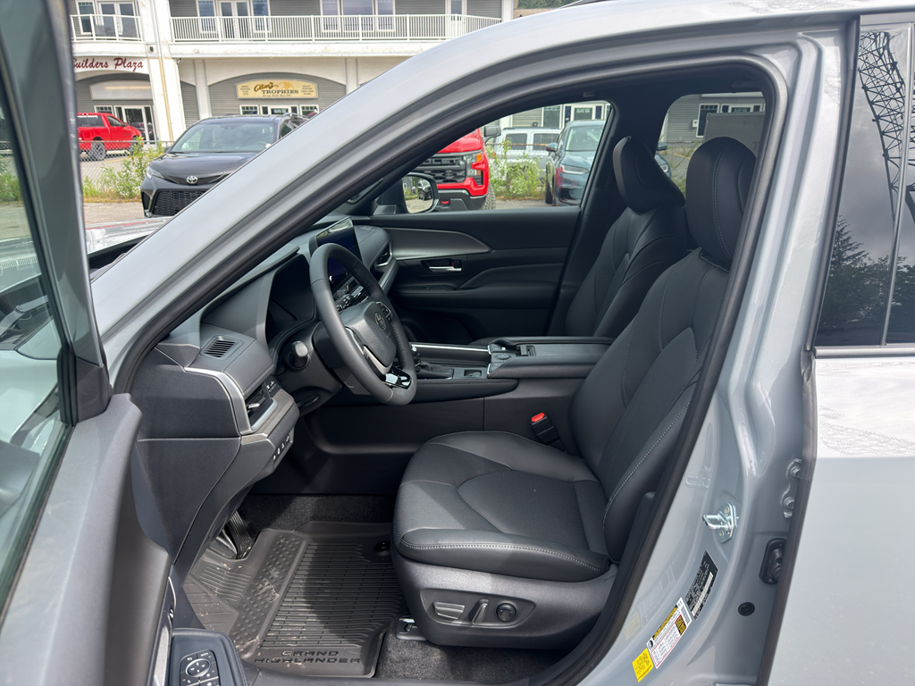 New 2026 Toyota Grand Highlander Hybrid SUV