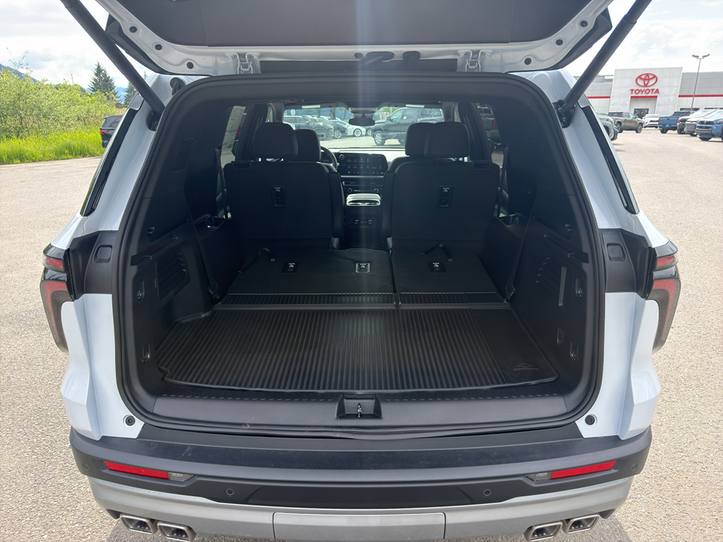 2026 Chevrolet Traverse LT - Photo 12