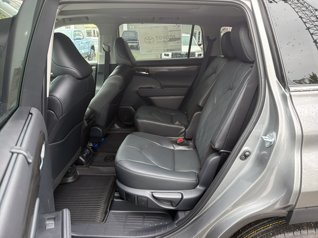 New 2026 Toyota Highlander SUV