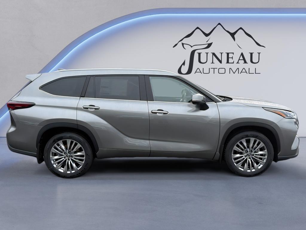 New 2026 Toyota Highlander SUV