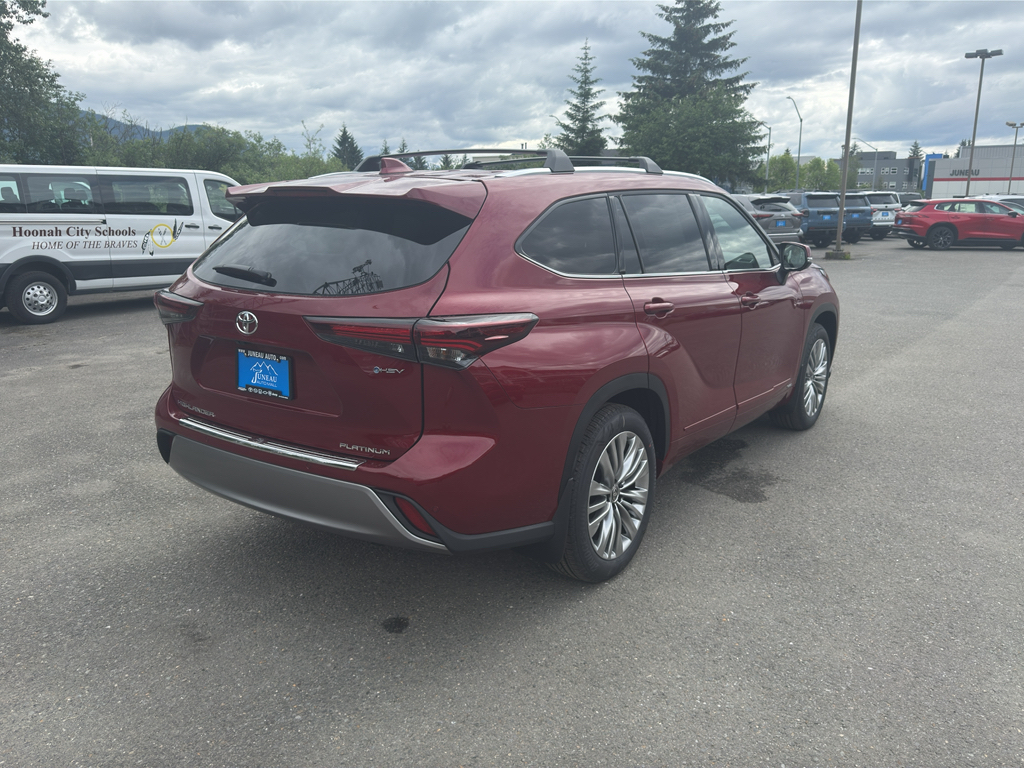 New 2026 Toyota Highlander Hybrid SUV