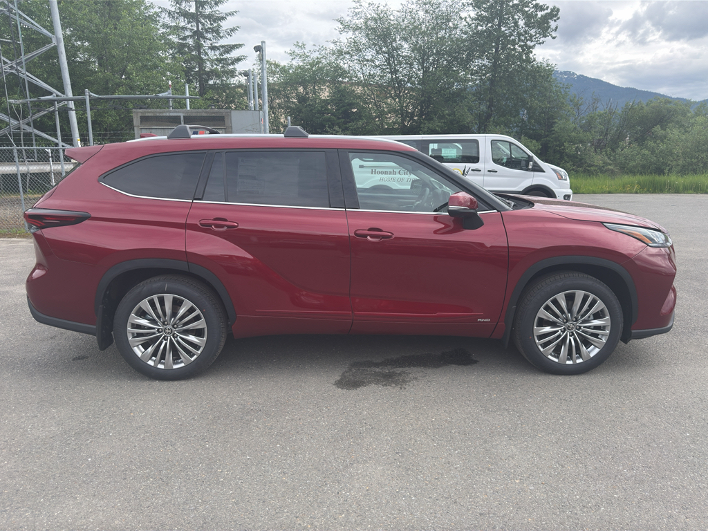 New 2026 Toyota Highlander Hybrid SUV