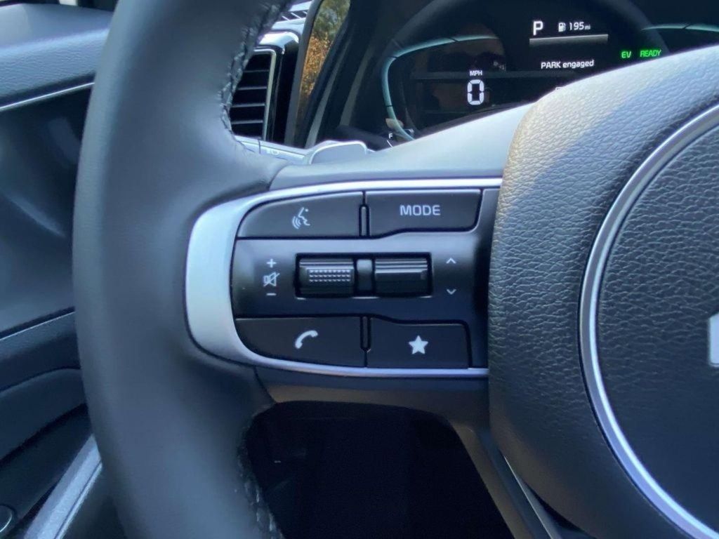 2025 Kia Sportage Hybrid EX - Snow White Pearl exterior view 16