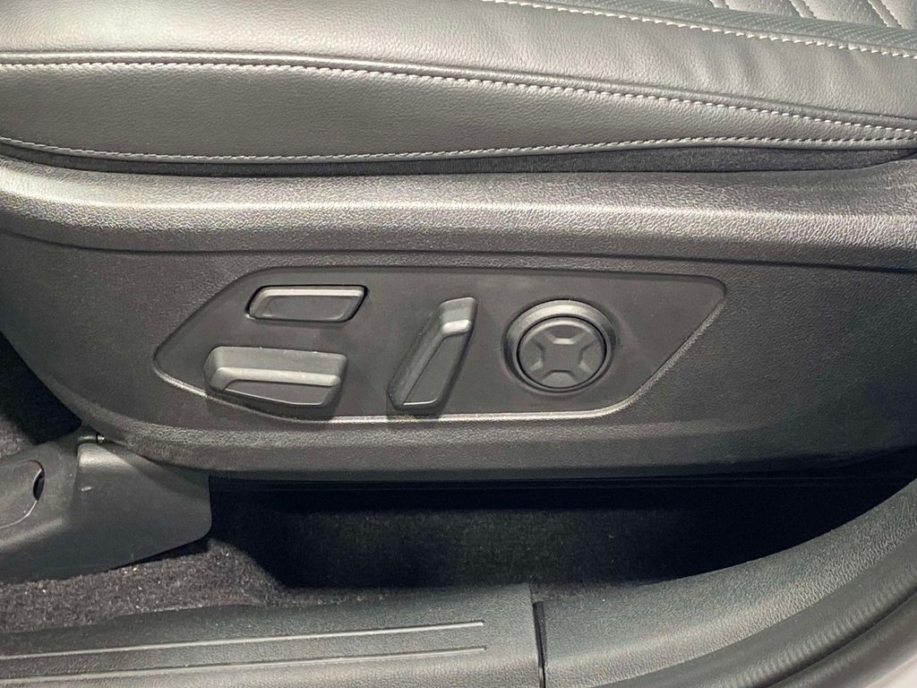 2026 Kia Sorento X-Line SX Prestige - Glacial White Pearl exterior view 18
