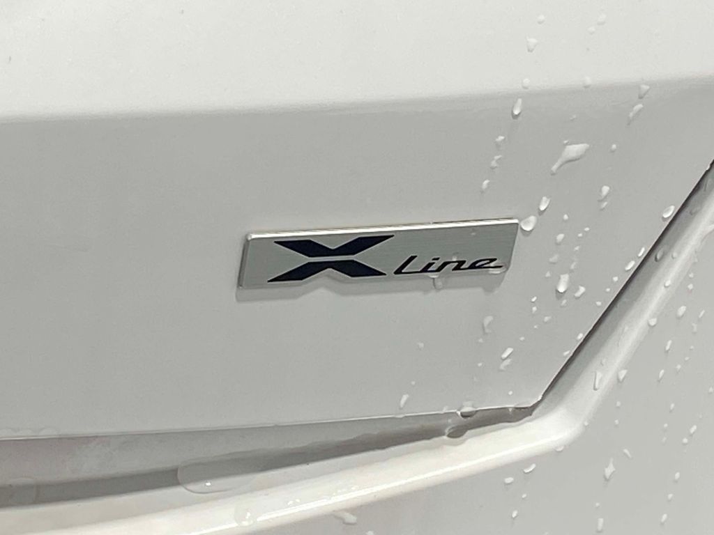 2026 Kia Sorento X-Line SX Prestige - Glacial White Pearl exterior view 8