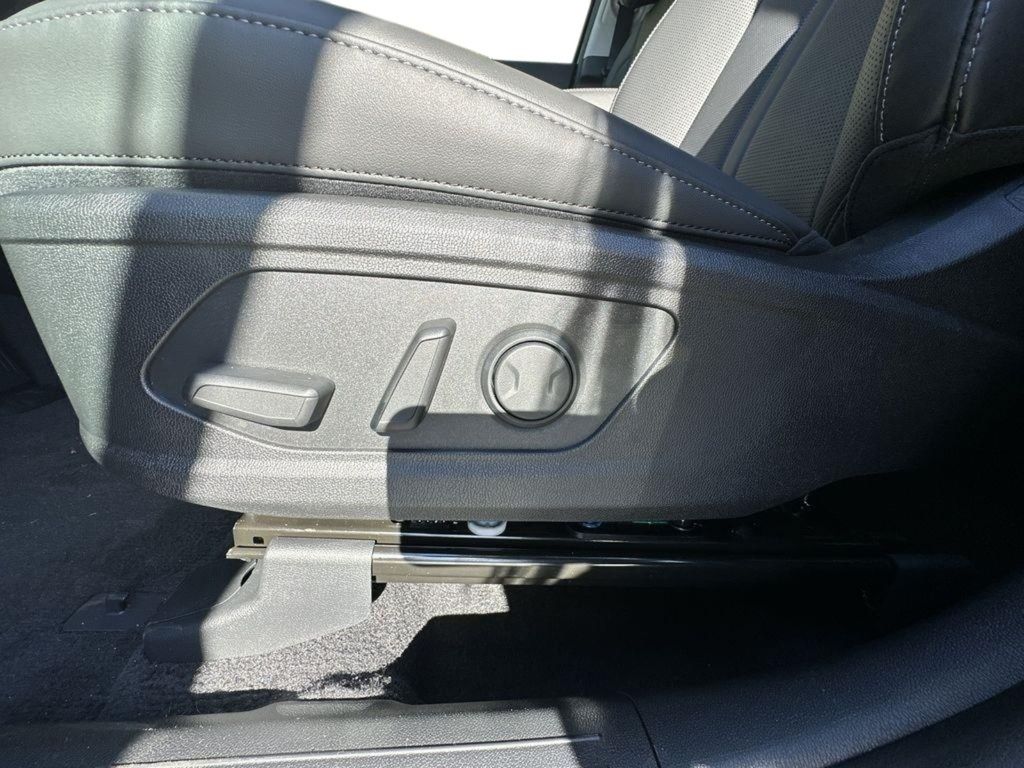 2026 Kia Sorento S - EBONY BLACK exterior view 13