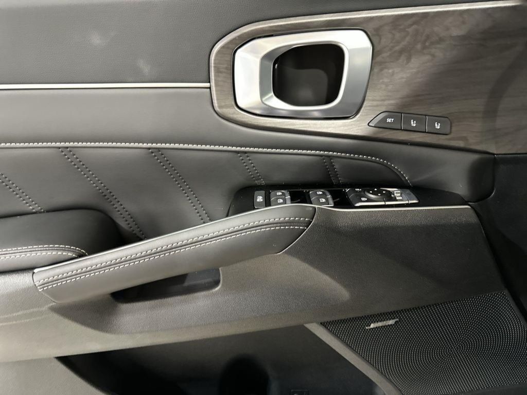 2026 Kia Sorento X-Line SX Prestige - Ebony Black exterior view 14
