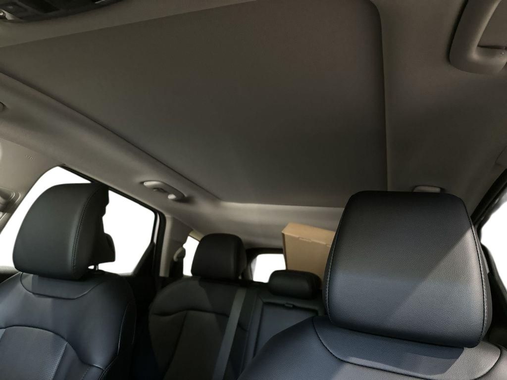 2026 Kia Sportage SX - Glacial White Pearl exterior view 16