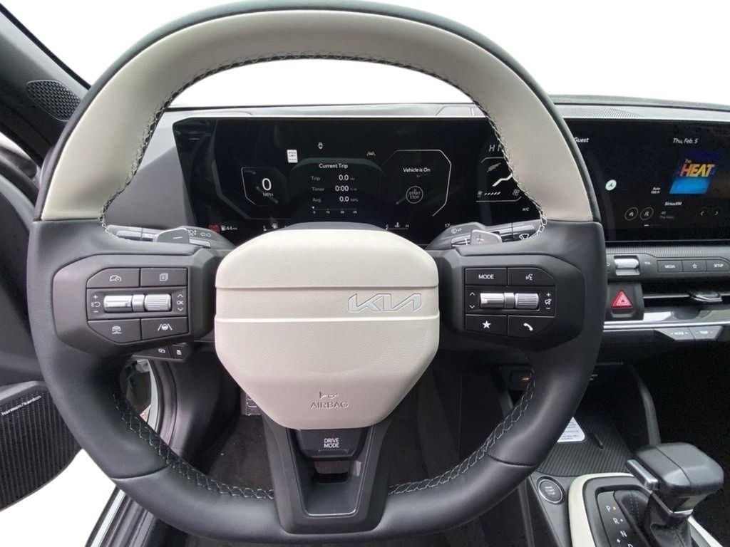 2025 Kia K4 GT-Line Turbo - MORNING HAZE exterior view 9