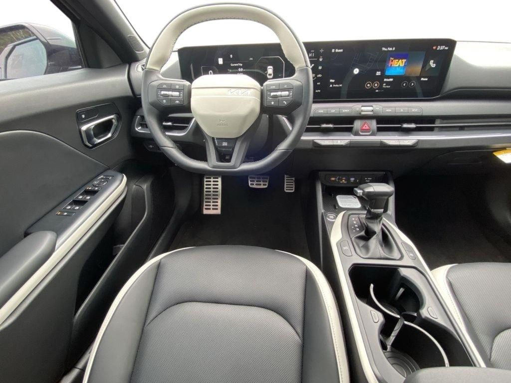 2025 Kia K4 GT-Line Turbo - MORNING HAZE exterior view 10