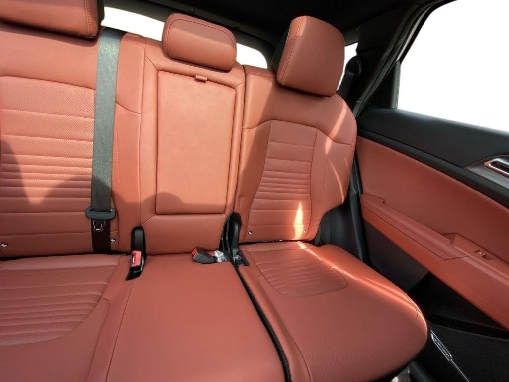 2026 Kia Sportage SX-Prestige - Glacial White Pearl exterior view 10