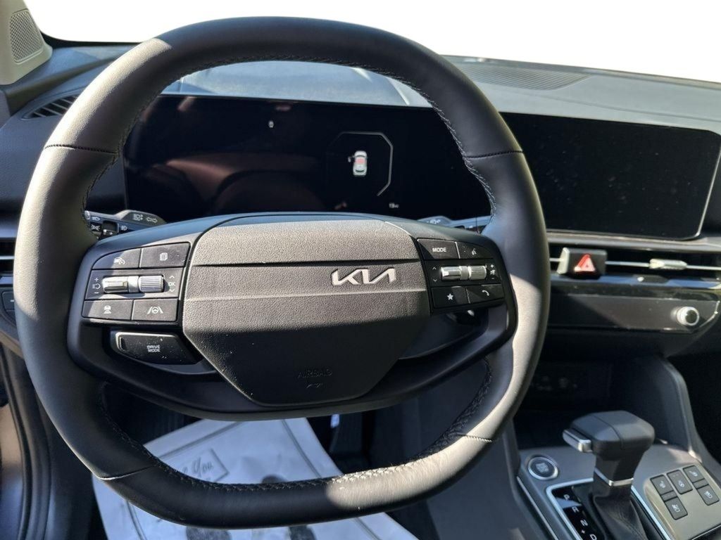2026 Kia Sportage SX-Prestige - Panthera Metal Matte exterior view 10